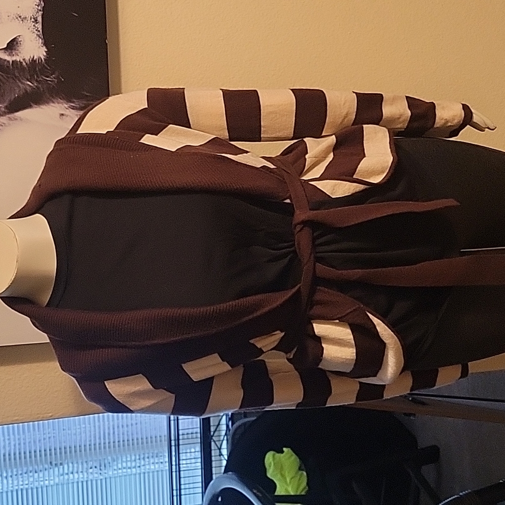 BCBG  CARDIGAN SWEATER